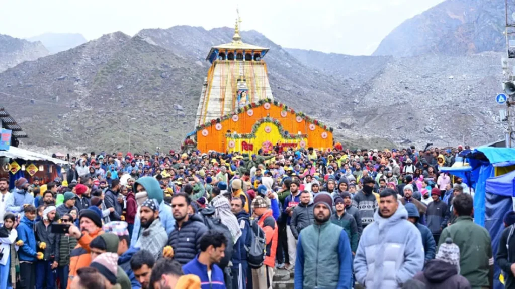 केदारनाथ पहुंचे लोग हैं उत्साहित