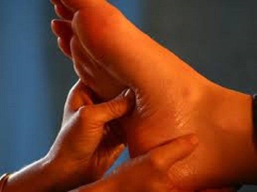 Pressure Points : इन अंगों को दबाने से आती है अच्छी नींद Pressure Points