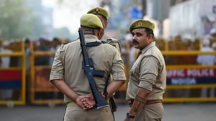 NoidaCrimeYouth : नोएडा में महंगे शौक पड़े भारी! लग्जरी लाइफ की चाह में अपराध की राह पर निकले 217 युवा पहुंचे जेल NoidaCrimeYouth