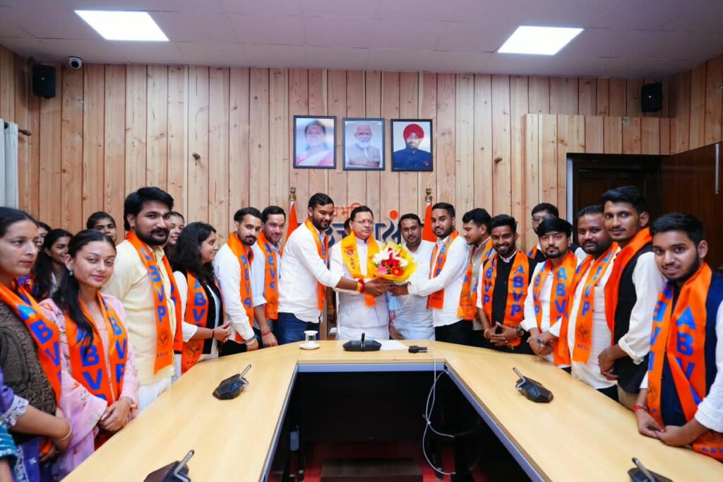 UttarakhandNews : युवा भविष्य की चुनौतियों के लिए तैयार रहें : मुख्यमंत्री UttarakhandNews